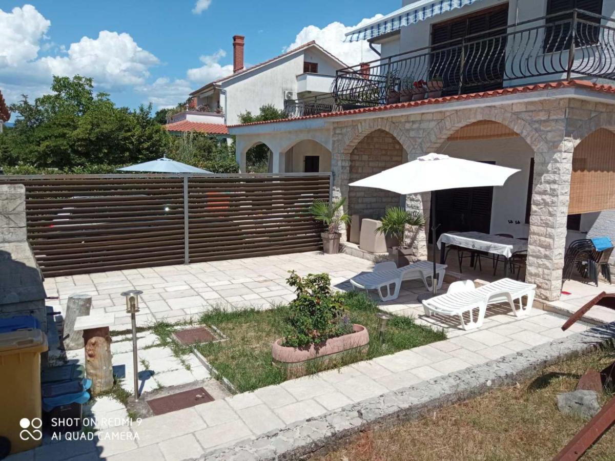 Apartment Verano Njivice Ngoại thất bức ảnh