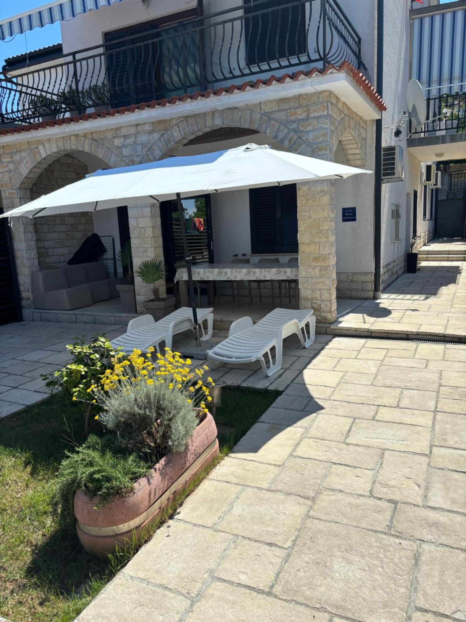 Apartment Verano Njivice Ngoại thất bức ảnh