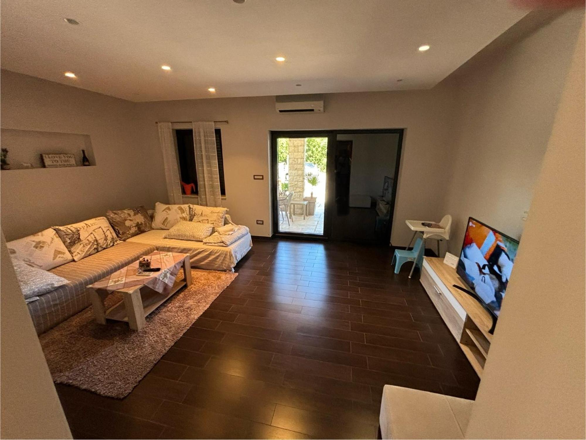 Apartment Verano Njivice Ngoại thất bức ảnh