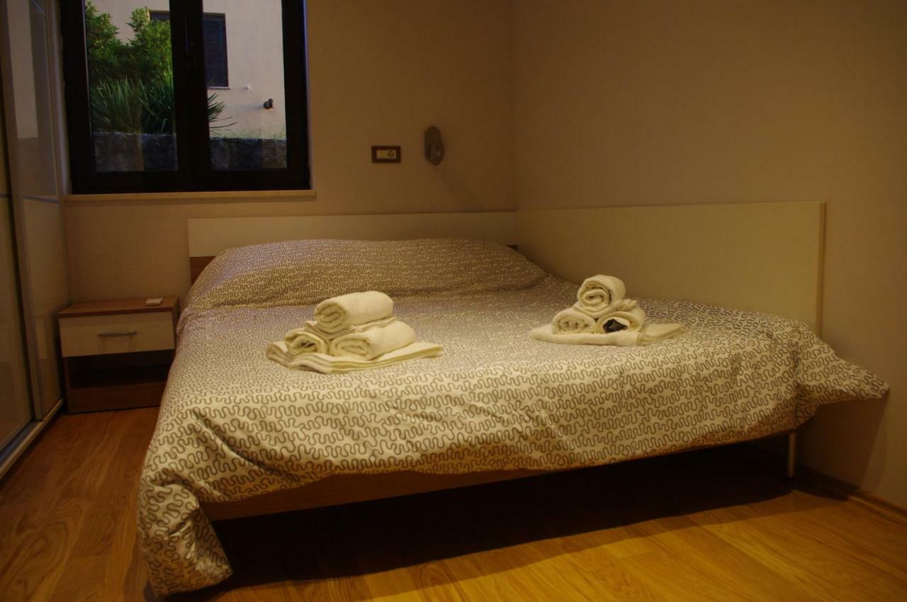 Apartment Verano Njivice Ngoại thất bức ảnh